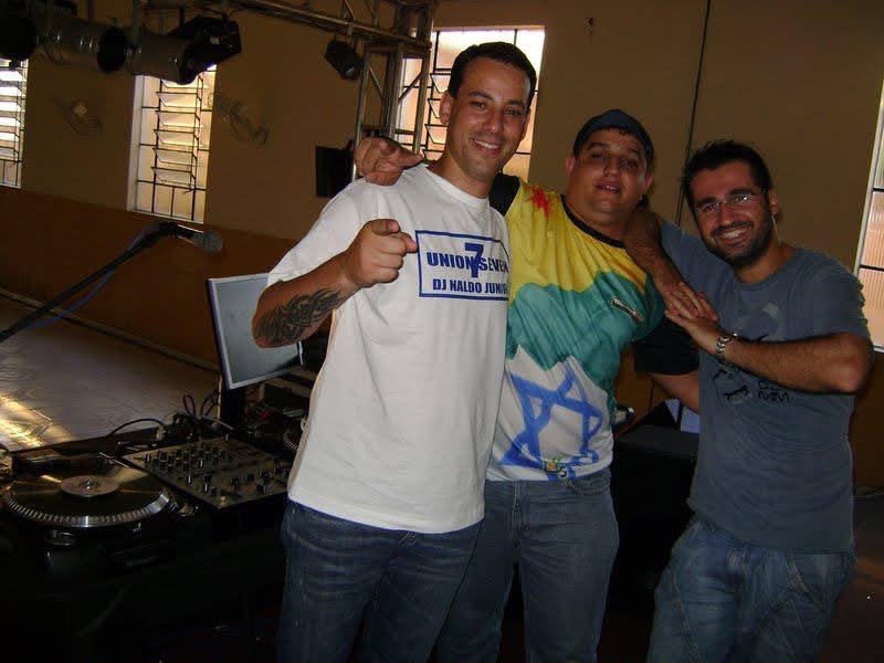 DJ Atnilson com outros DJs